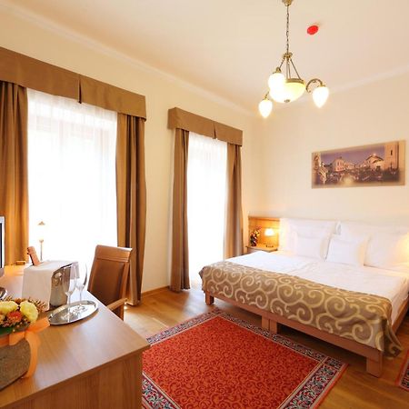 Hotel Historia & Historante Veszprém Eksteriør billede